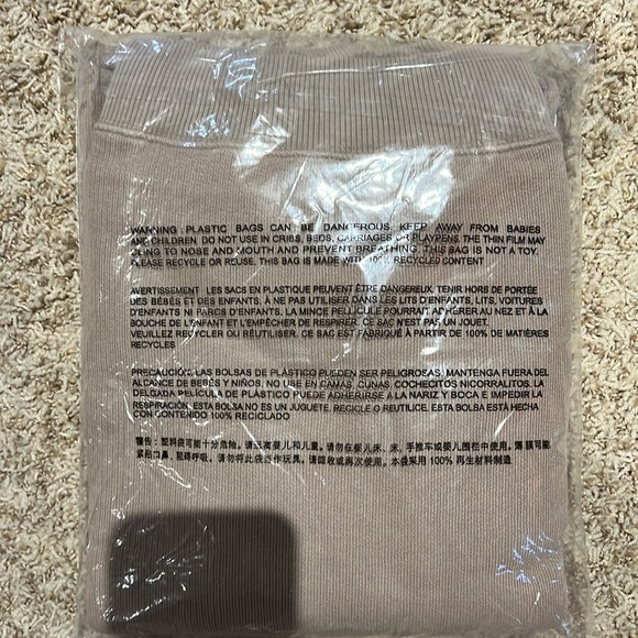 American Eagle Outfitters sweatshirt - Picture 3 of 3